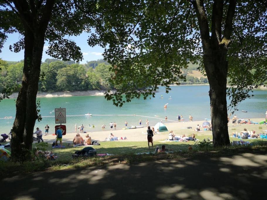 Haus Julia Direkt Am Hennesee Mitten Im Sauerland Meschede Esterno foto